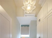 溫馨的北歐風格復式臥室衣柜裝修效果圖