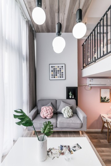 水漾發現島現代簡約民宿實景客廳裝修案例