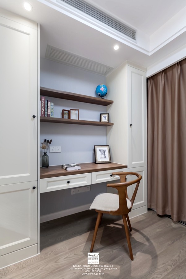 荷瀾庭現(xiàn)代簡(jiǎn)約三居室書(shū)房裝修實(shí)景案例