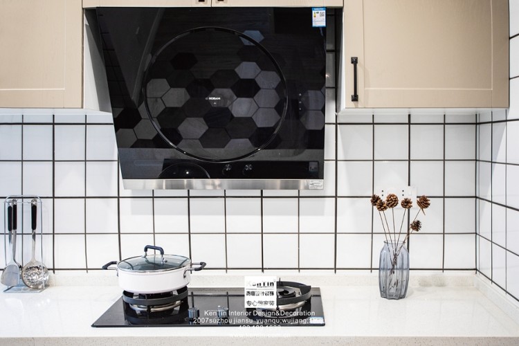 弘陽上湖現(xiàn)代簡(jiǎn)約三居室廚房裝修實(shí)景案例