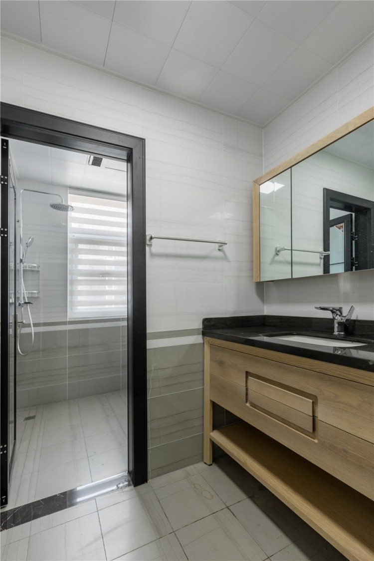 現代簡約兩居室衛生間裝修效果圖