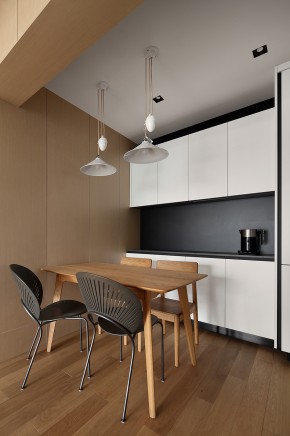 現(xiàn)代簡約風格四居室餐廳裝修效果圖