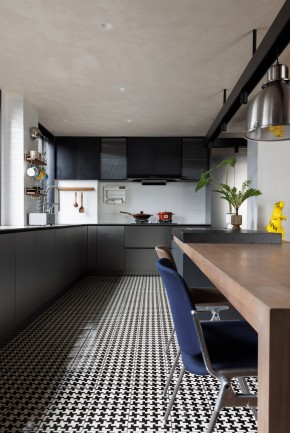 現代風格三居室廚房裝修效果圖