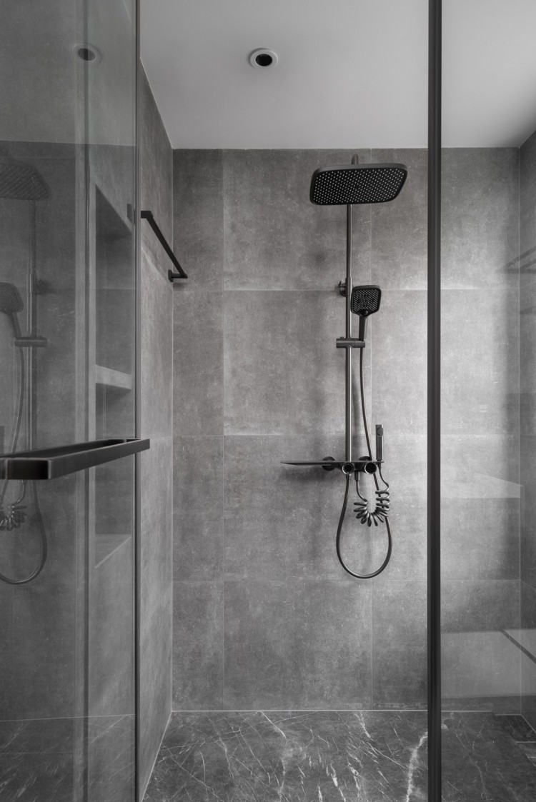 現代簡約風格三居室衛(wèi)生間裝修效果圖