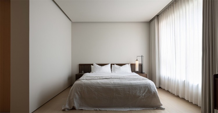 現(xiàn)代簡約風格三居室臥室裝修效果圖