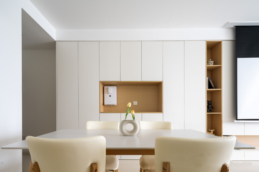 極簡原木風兩居室餐廳裝修效果圖