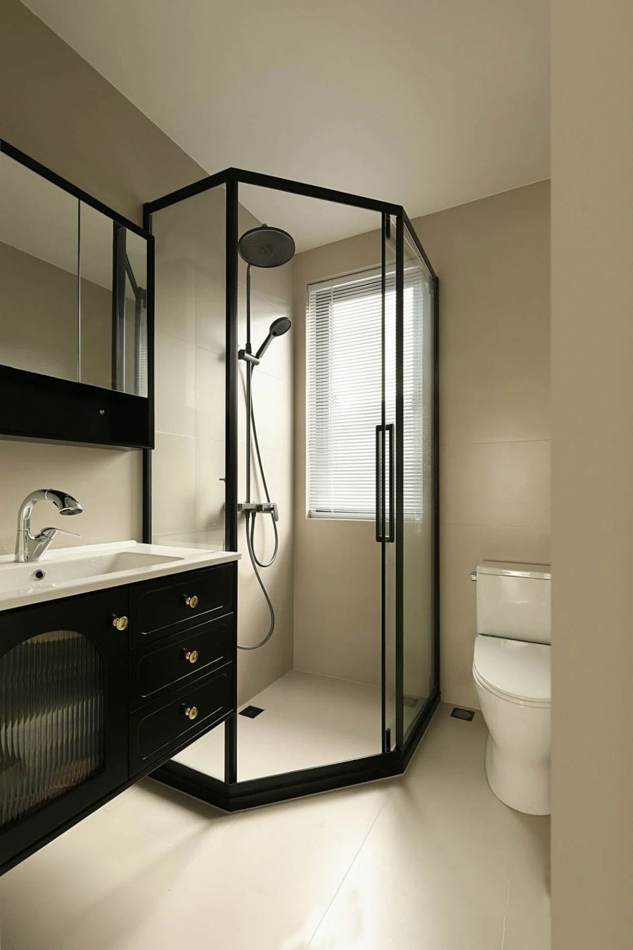 法式復古三居室衛生間裝修效果圖