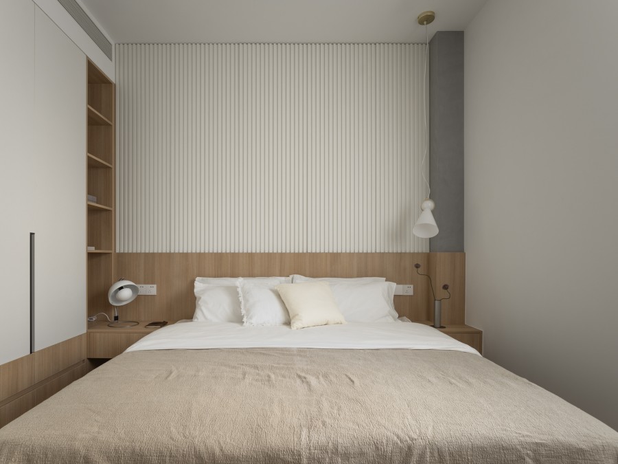 歐式風三居室裝修臥室效果圖