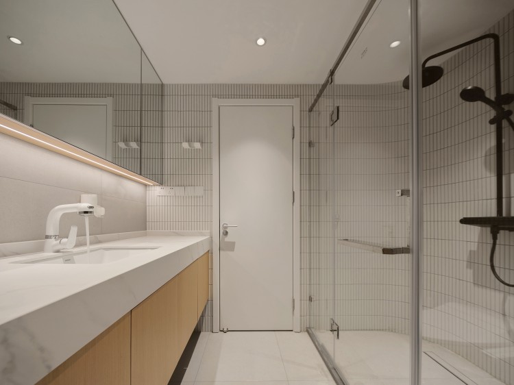 原木風兩居室裝修衛生間效果圖