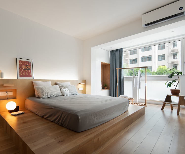 原木風大平層臥室裝修效果圖