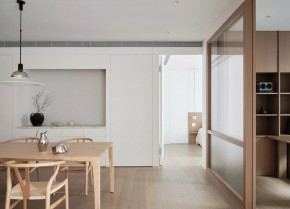 現(xiàn)代原木風兩居室餐廳裝修效果圖