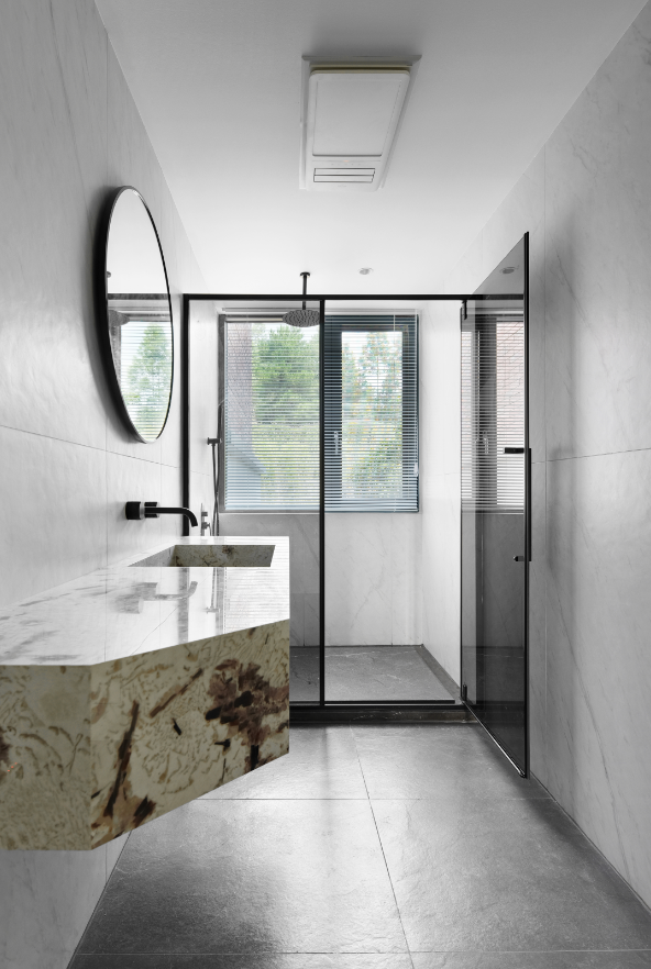 意式別墅衛生間裝修效果圖