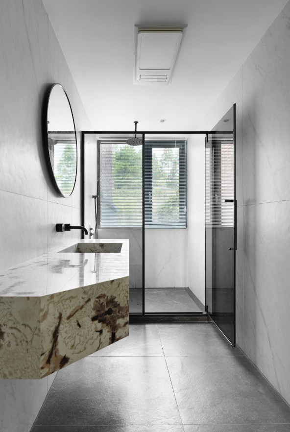 意式別墅衛(wèi)生間裝修效果圖