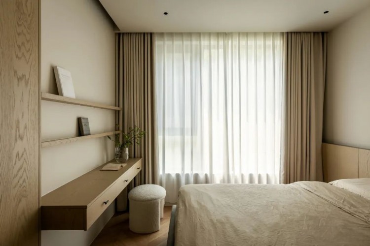 現代原木分風三居室臥室裝修效果圖