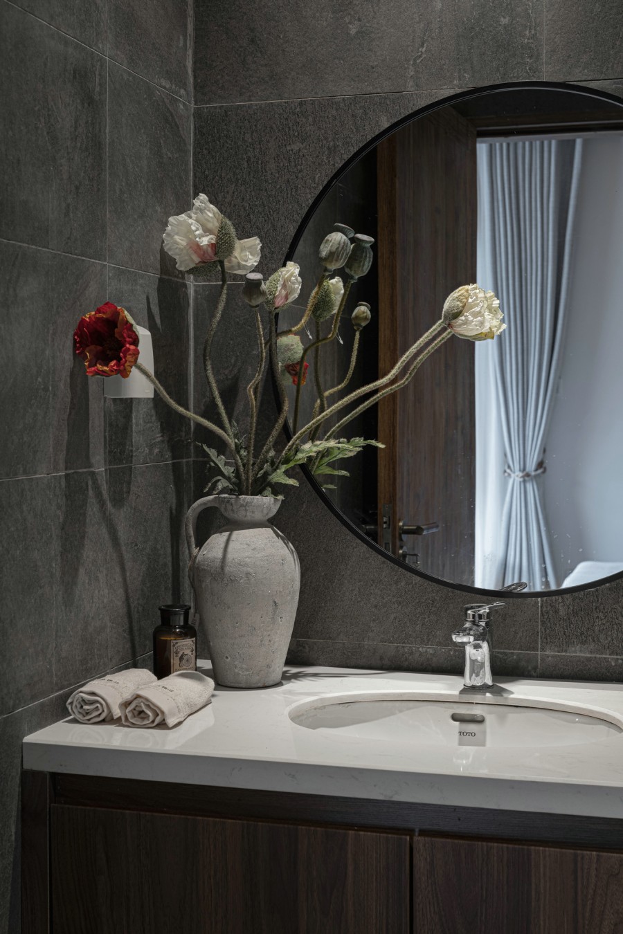 日式風別墅衛生間裝修效果圖