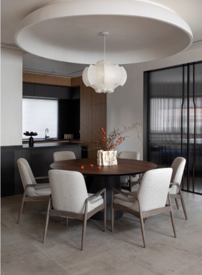 原木風別墅餐廳裝修效果圖