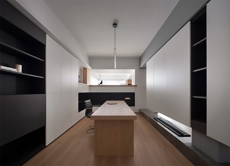 原木風三居室裝修書房效果圖