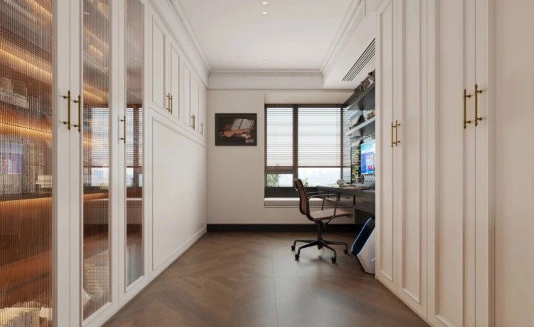 法式復(fù)古三居室衣帽間裝修效果圖