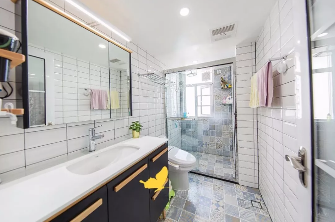 把家里的衛(wèi)生間設(shè)計(jì)得美一些，每天洗澡都會(huì)有個(gè)好心情